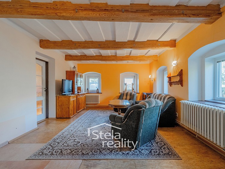 Prodej rodinného domu 145 m², pozemek 944 m² - foto 2