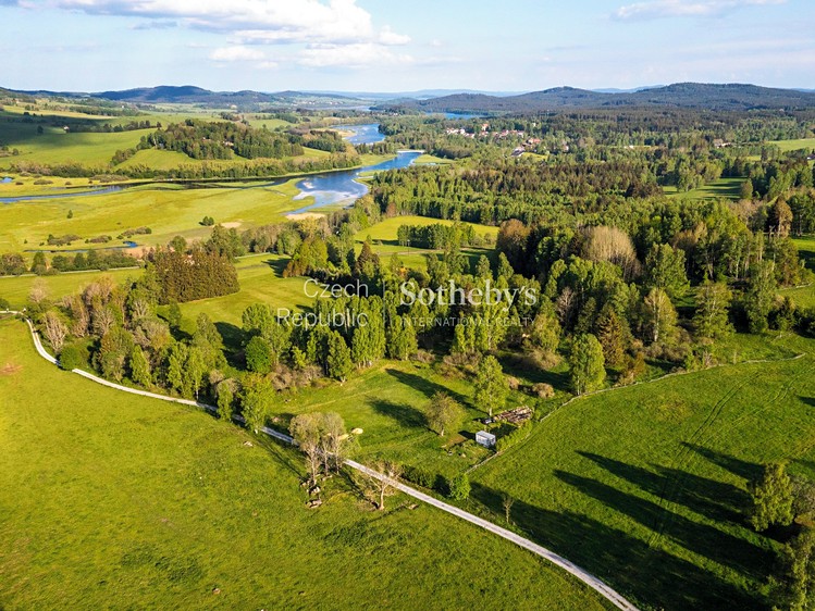 Prodej stavebního pozemku 3 286 m² - foto 1