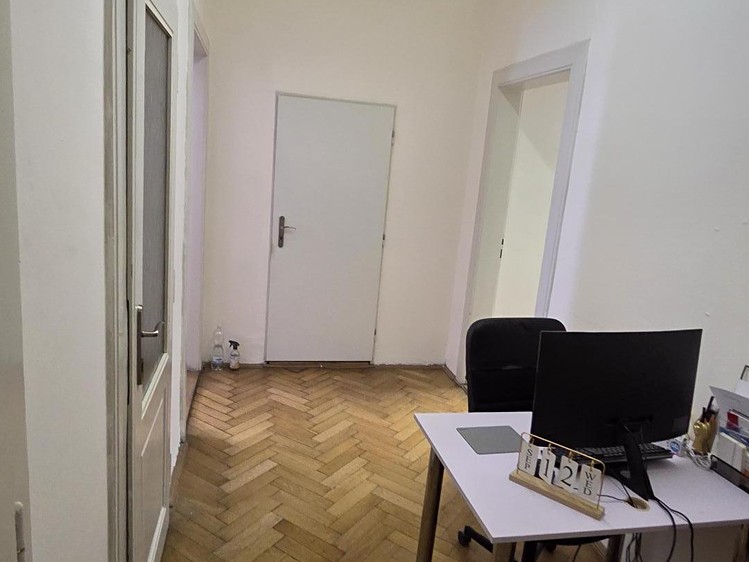 Pronájem kanceláře 64 m² - foto 5