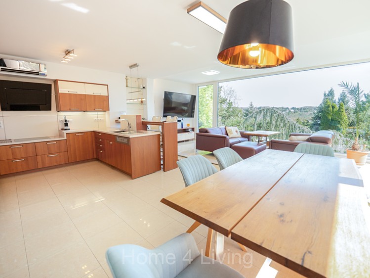 Prodej vícegeneračního domu 300 m², pozemek 2 878 m² - foto 6