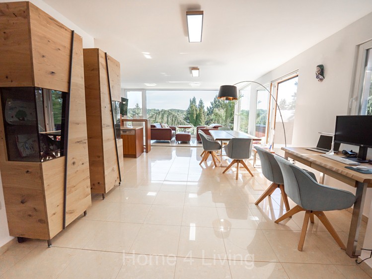 Prodej vícegeneračního domu 300 m², pozemek 2 878 m² - foto 7