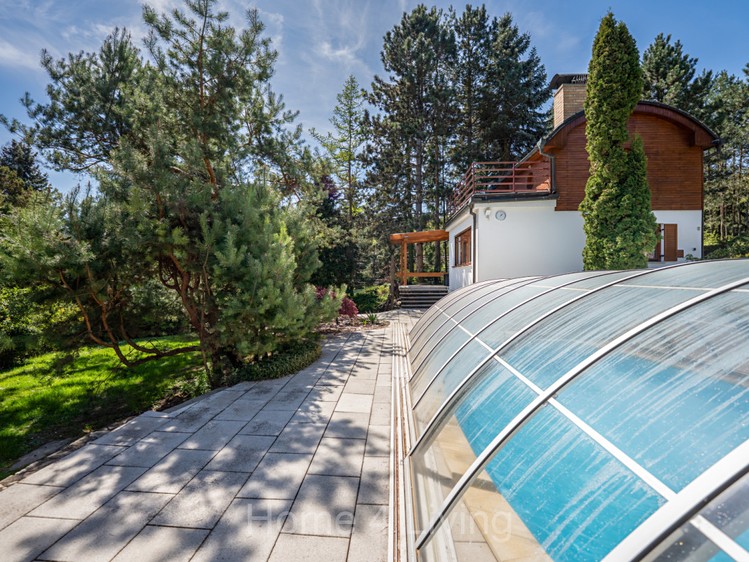 Prodej vícegeneračního domu 300 m², pozemek 2 878 m² - foto 1
