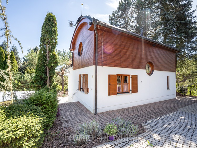 Prodej vícegeneračního domu 300 m², pozemek 2 878 m² - foto 3