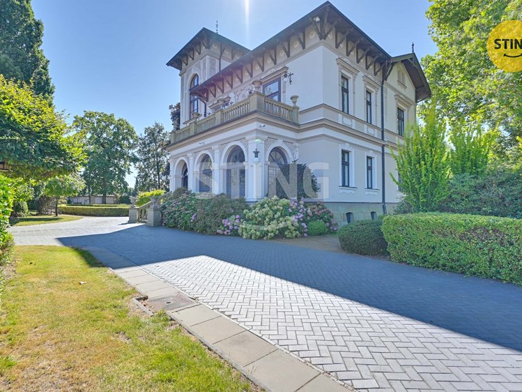 Prodej vily 700 m², pozemek 3 228 m² - foto 7