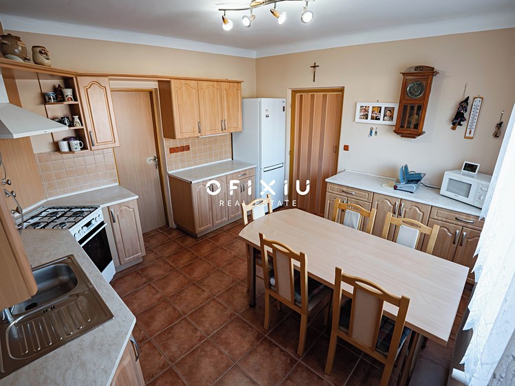 Prodej rodinného domu 160 m², pozemek 1 713 m² - foto 7