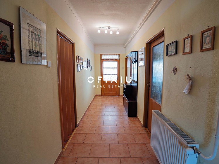 Prodej rodinného domu 160 m², pozemek 1 713 m² - foto 8