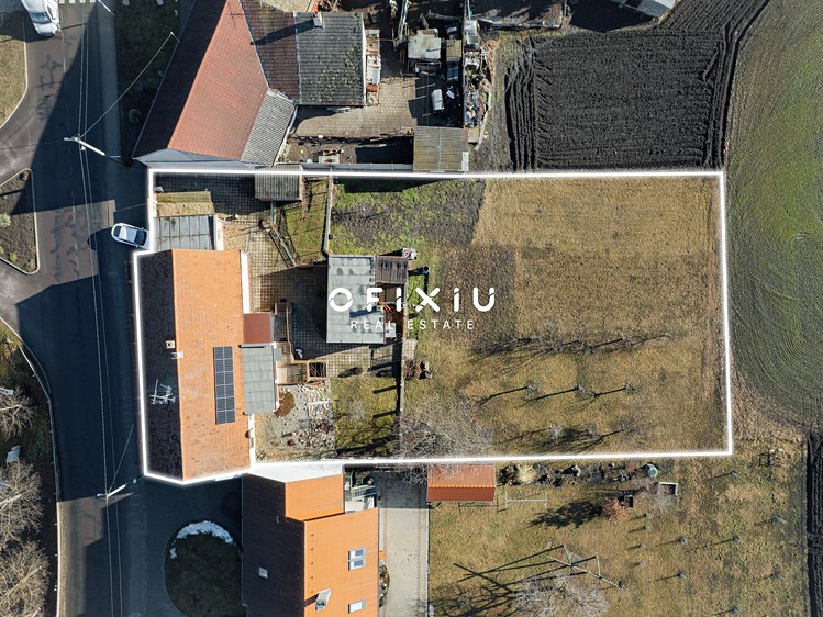 Prodej rodinného domu 160 m², pozemek 1 713 m² - foto 1