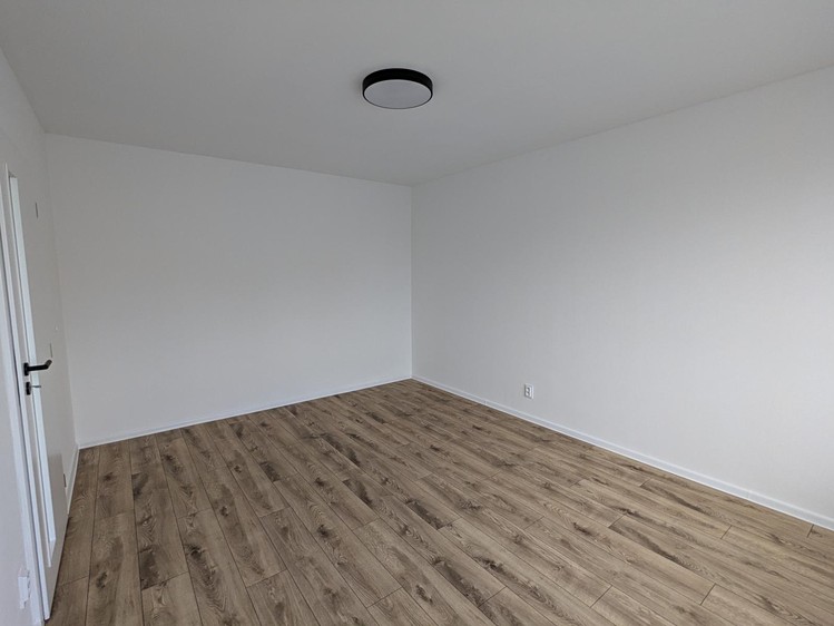 Pronájem bytu 1+1 35 m² (Jednopodlažní) - foto 2