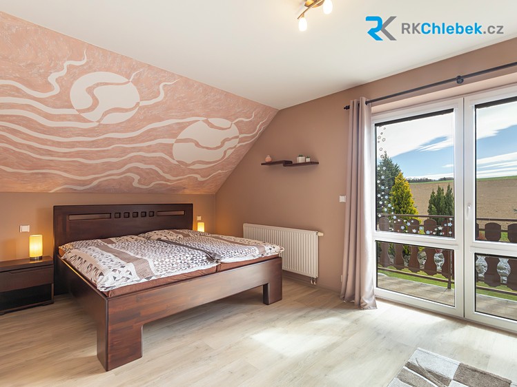 Prodej  rodinného domu 250 m², pozemek 1 972 m² - foto 4