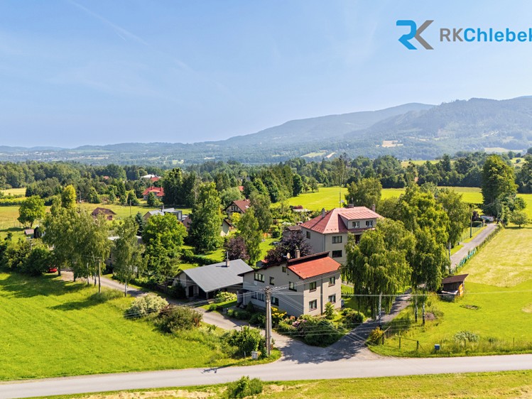 Prodej rodinného domu 202 m², pozemek 1 295 m² - foto 1
