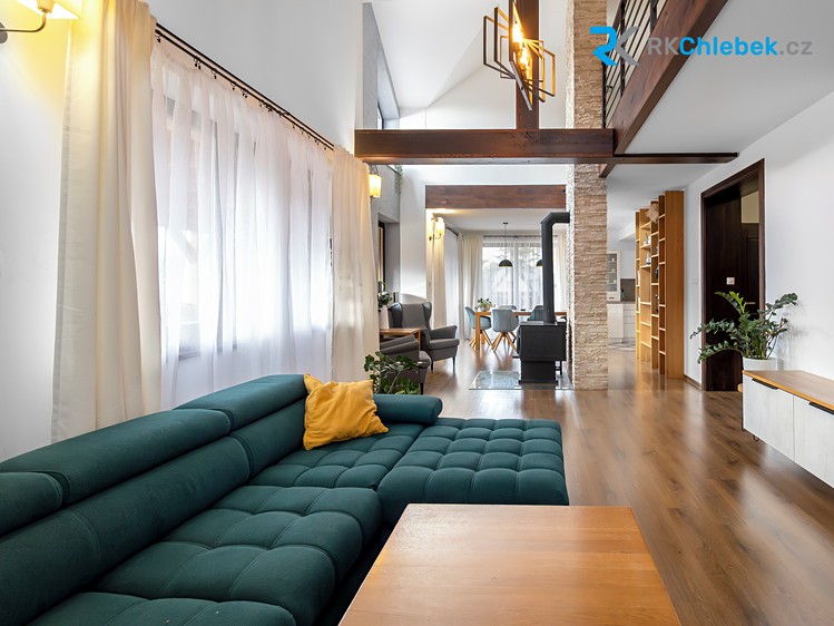 Prodej rodinného domu 150 m², pozemek 1 890 m² - foto 1