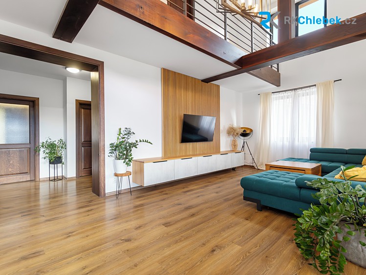 Prodej rodinného domu 150 m², pozemek 1 890 m² - foto 3