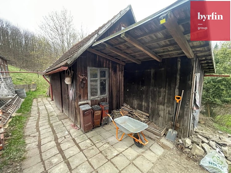 Prodej rodinného domu 250 m², pozemek 4 559 m² - foto 5