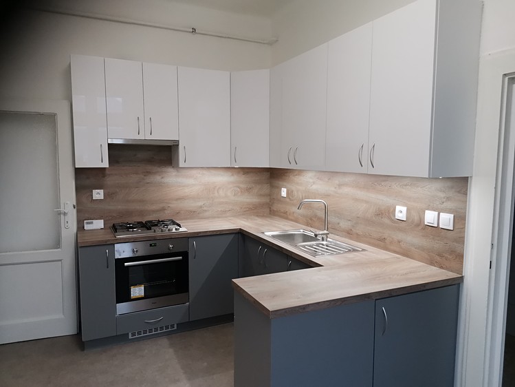 Pronájem bytu 2+1 77 m² (Jednopodlažní) - foto 2