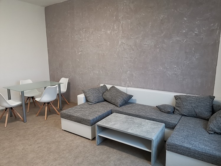 Pronájem bytu 2+1 77 m² (Jednopodlažní) - foto 1