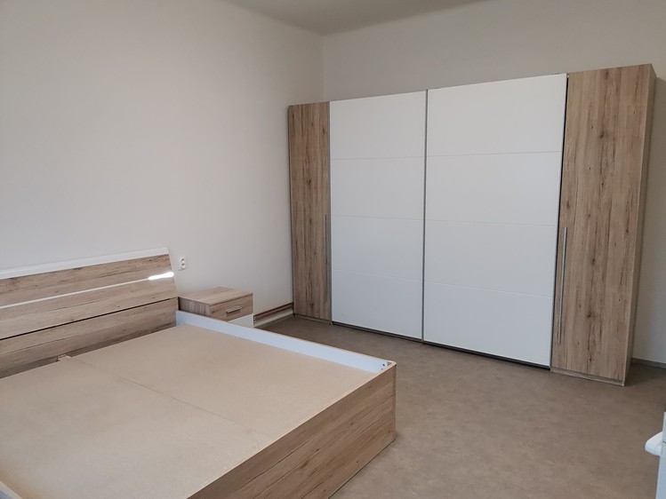 Pronájem bytu 2+1 77 m² (Jednopodlažní) - foto 4