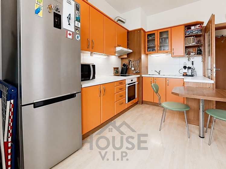 Prodej bytu 1+kk 37 m² (Jednopodlažní) - foto 3