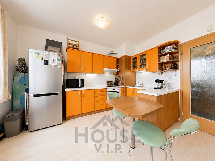Prodej bytu 1+kk 37 m² (Jednopodlažní) - foto 1