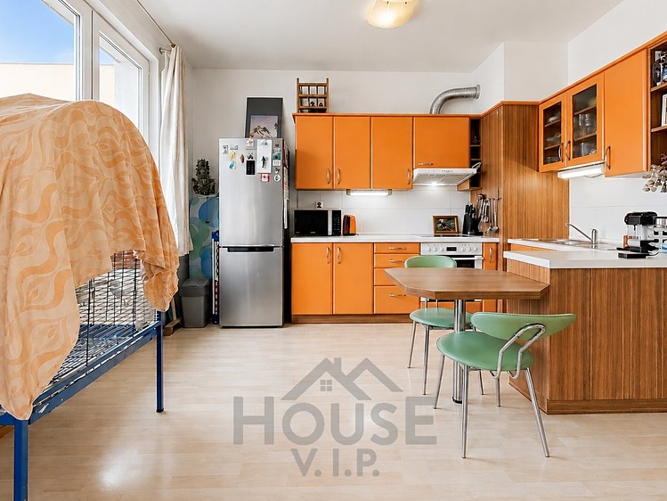 Prodej bytu 1+kk 37 m² (Jednopodlažní) - foto 2