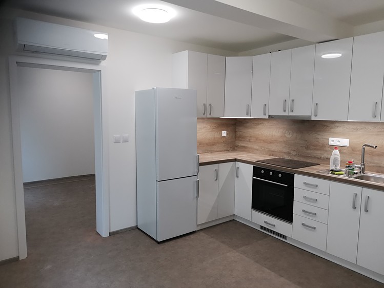 Pronájem bytu 2+kk 30 m² (Jednopodlažní) - foto 2