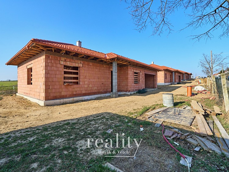 Prodej rodinného domu 131 m², pozemek 1 359 m² - foto 7