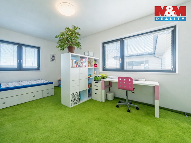 Prodej rodinného domu 386 m², pozemek 975 m² - foto 8