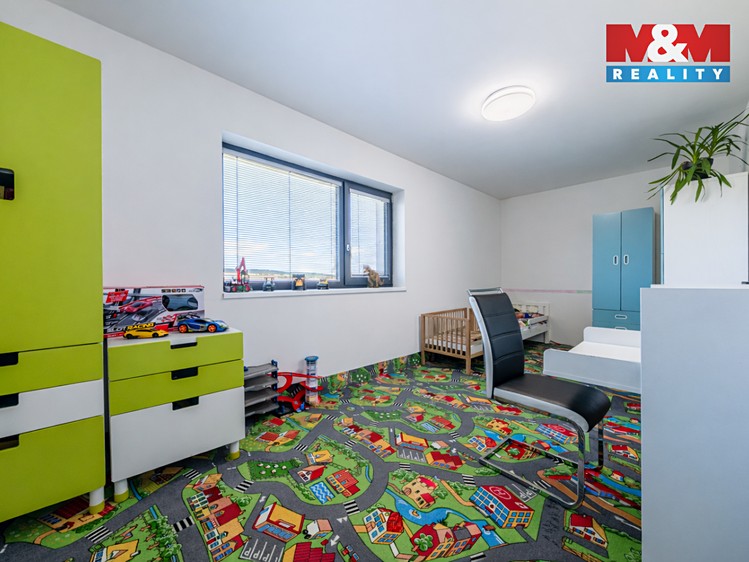 Prodej rodinného domu 386 m², pozemek 975 m² - foto 7