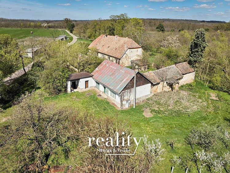 Prodej rodinného domu 90 m², pozemek 1 743 m² - foto 2