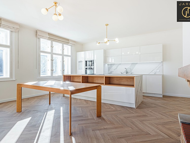 Prodej bytu 4+kk 121 m² - foto 2