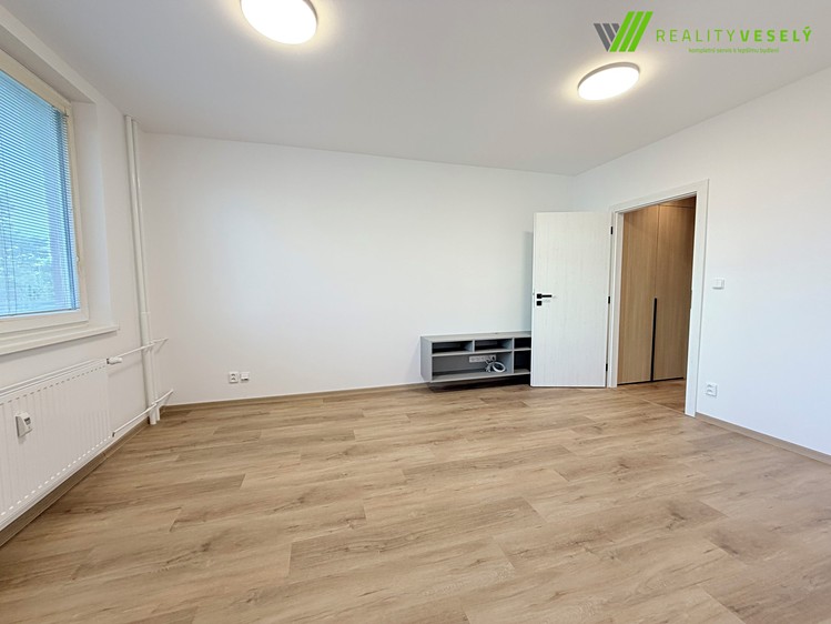 Pronájem bytu 3+1 76 m² - foto 4