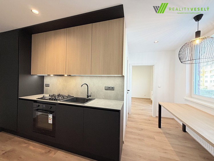 Pronájem bytu 3+1 76 m² - foto 1
