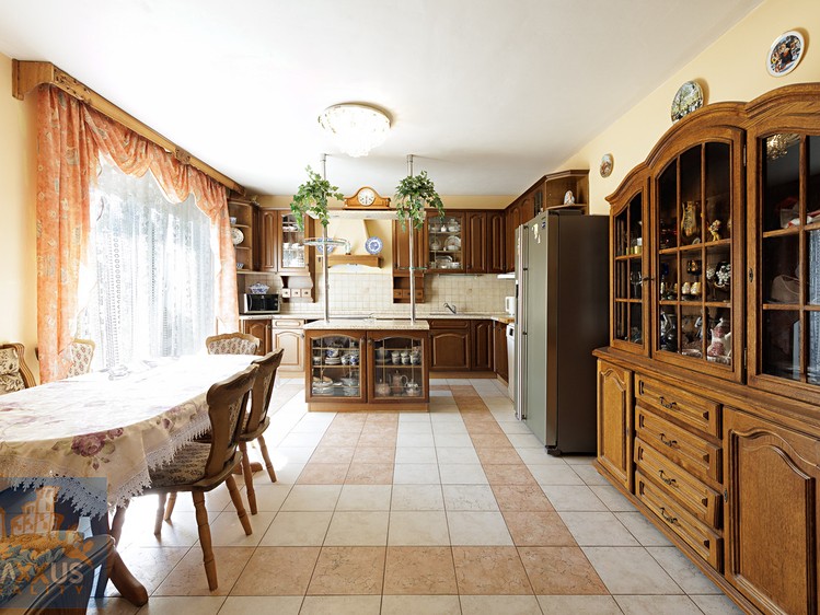 Prodej rodinného domu 360 m², pozemek 492 m² - foto 6
