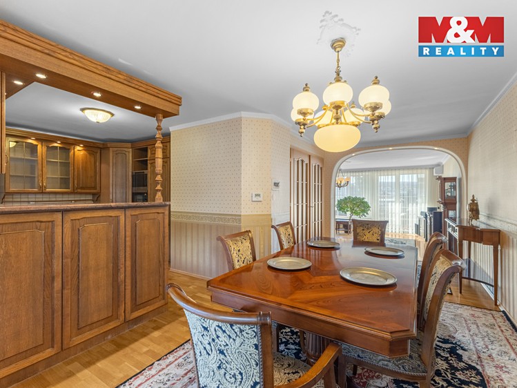Prodej  rodinného domu 277 m², pozemek 341 m² - foto 7