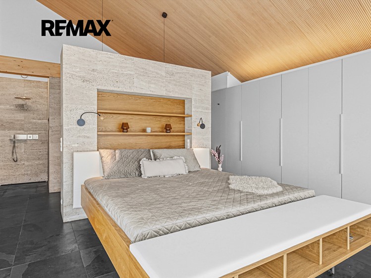 Prodej rodinného domu 486 m², pozemek 1 876 m² - foto 8