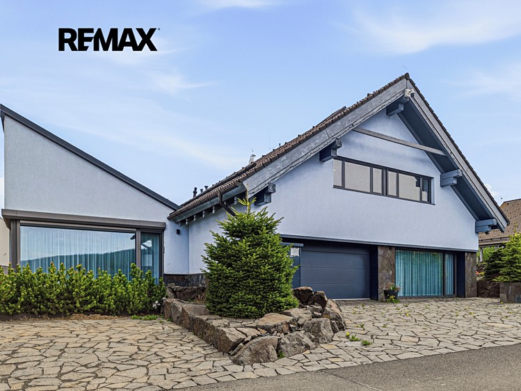 Prodej rodinného domu 486 m², pozemek 1 876 m² - foto 1