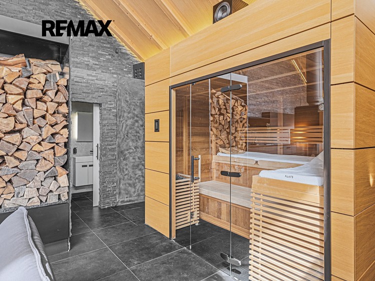 Prodej rodinného domu 486 m², pozemek 1 876 m² - foto 6