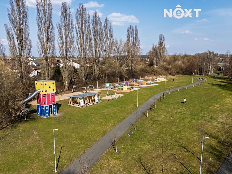 Prodej vily 261 m², pozemek 1 649 m² - foto 3