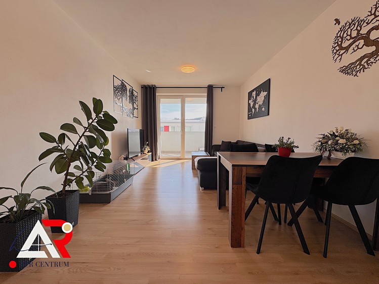 Prodej bytu 2+kk 71 m² - foto 2