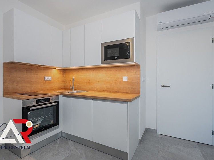 Pronájem bytu 1+kk 28 m² - foto 4
