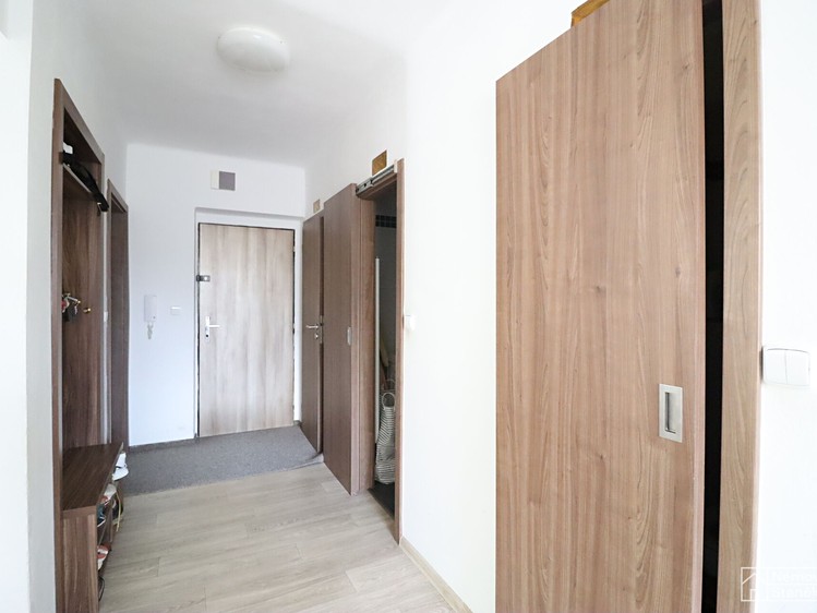Pronájem bytu 3+1 68 m² - foto 7