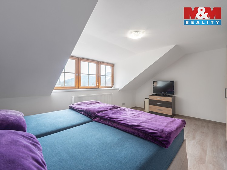 Prodej rodinného domu 240 m², pozemek 1 842 m² - foto 3