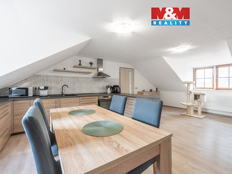 Prodej rodinného domu 240 m², pozemek 1 842 m² - foto 1