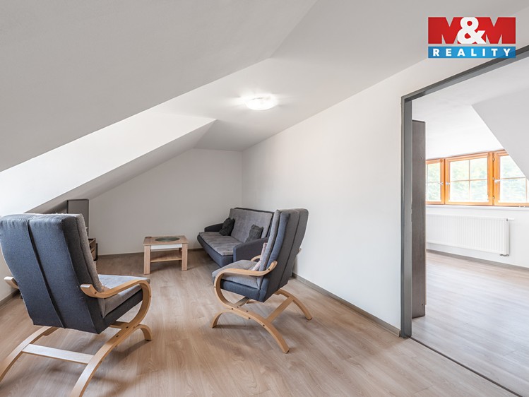 Prodej rodinného domu 240 m², pozemek 1 842 m² - foto 5