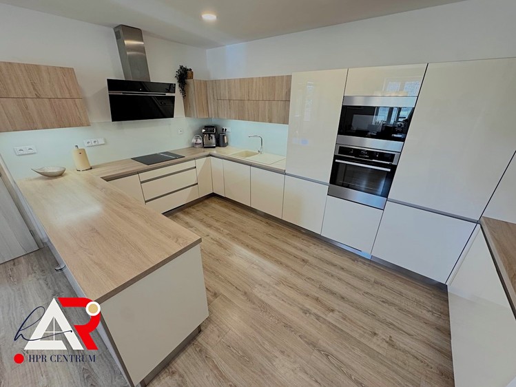 Prodej rodinného domu 451 m², pozemek 2 532 m² - foto 5