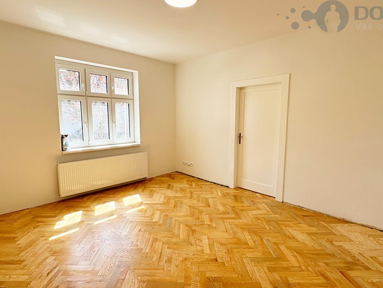 Pronájem bytu 2+1 59 m² - foto 2