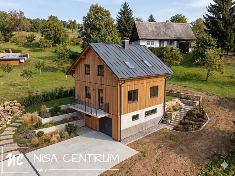 Prodej rodinného domu 123 m², pozemek 999 m² - foto 2