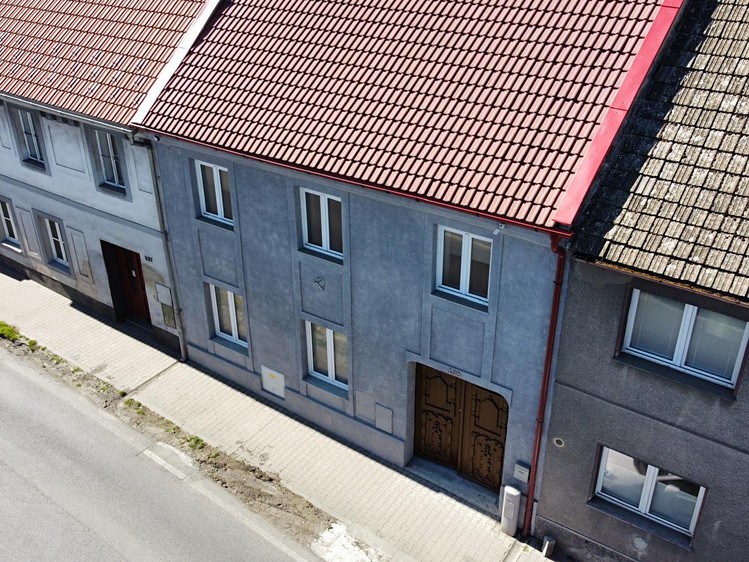 Prodej vícegeneračního domu 210 m², pozemek 298 m² - foto 3