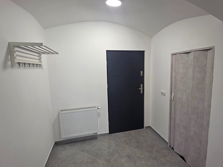 Prodej vícegeneračního domu 210 m², pozemek 298 m² - foto 6