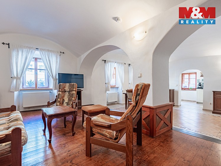 Prodej rodinného domu 213 m², pozemek 695 m² - foto 7