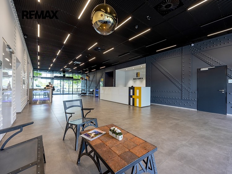 Pronájem kanceláře 319 m² - foto 2